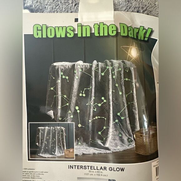 Glow in the dark constellation blanket - Picture 6 of 6